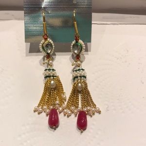 Necklace and earring set